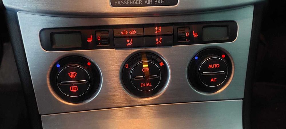 Vendo VW Passat 2.0 TDI Confortline 2008 (full extras)