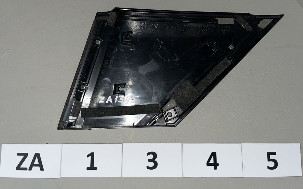 Mitsubishi Eclipse Cross 18- Заглушка дзеркала перед LH ZA1345 7407A485