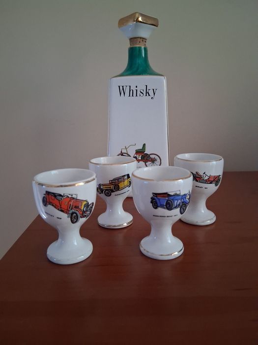 Garrafa de loiça whisky