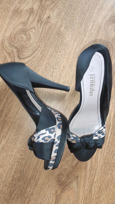 Buty szpilki na koturnie panterka 37