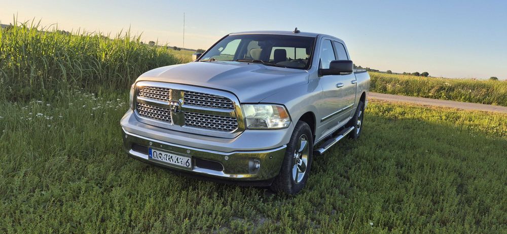 DODGE RAM 1500 5,7 LPG zbiornik 220 litrów. 4X4 auto. duża kabina i wyświetlacz