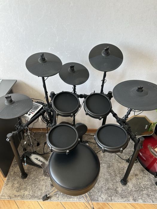 Електронна барабанна установка Alesis Nitro Mesh Kit + додаткова тарілка