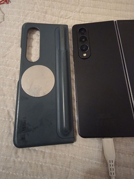 Samsung Galaxy Z Fold 4 uszkodzony