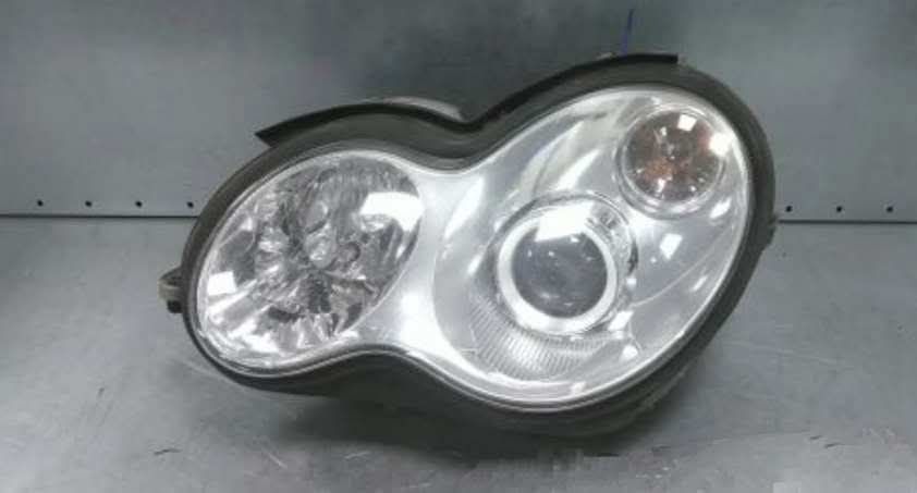 Ópticas Mercedes Benz W203/S203  C220 originais Xenon