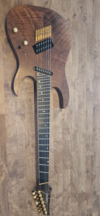 Guitarra 7 cordas Fanned Fret