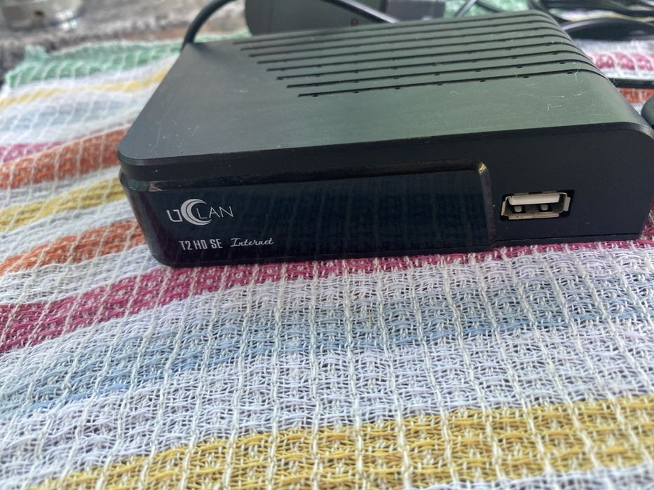 Продам тюнер Т2. Модель T2 HD SE