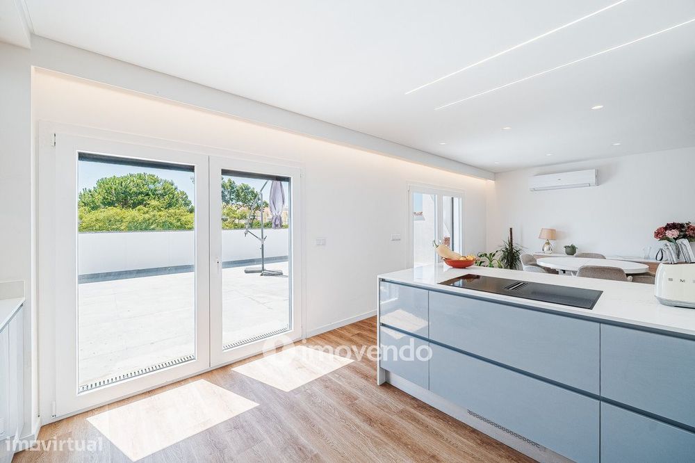 Moradia T3+1 moderna, com garagem e áreas amplas, em Alcochete