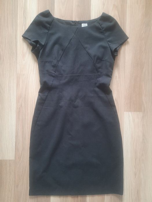 Klasyczna sukienka Grey Wolf