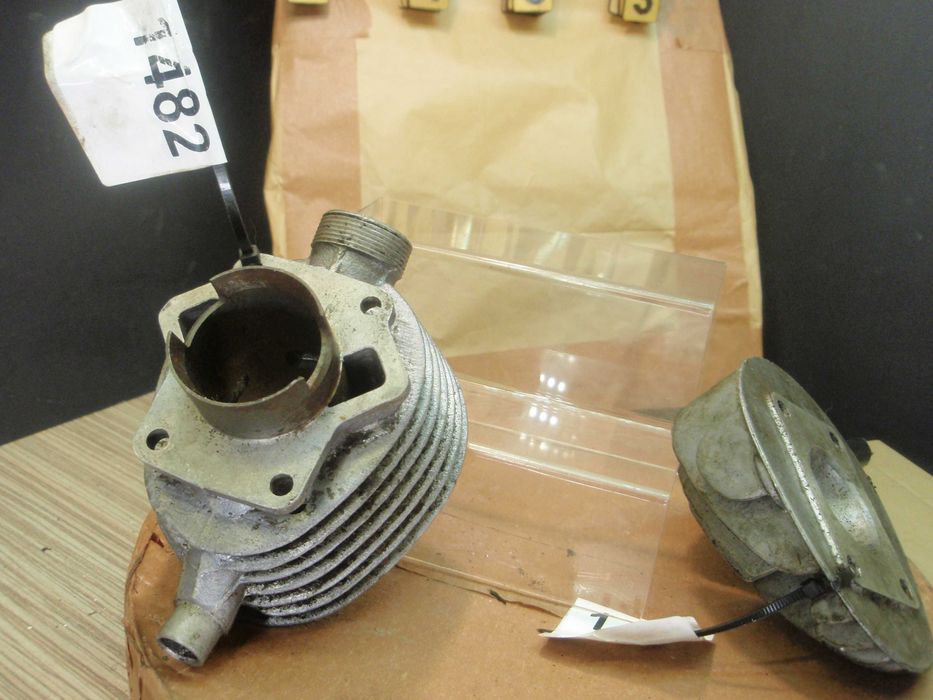 komar sztywniak żak ryś nowy cylinder głowica nominał PRL nr1482