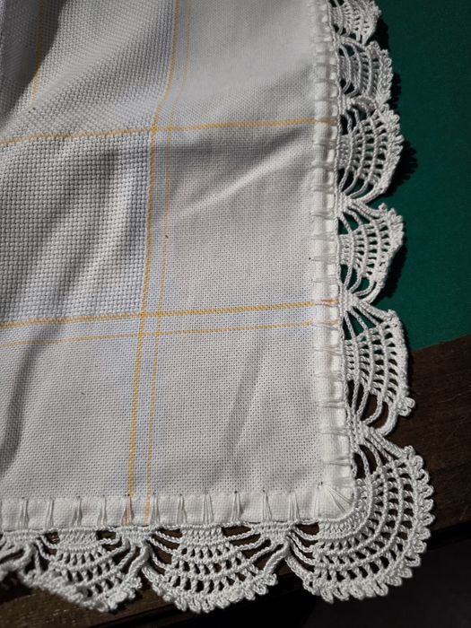 Toalha quadrada com renda