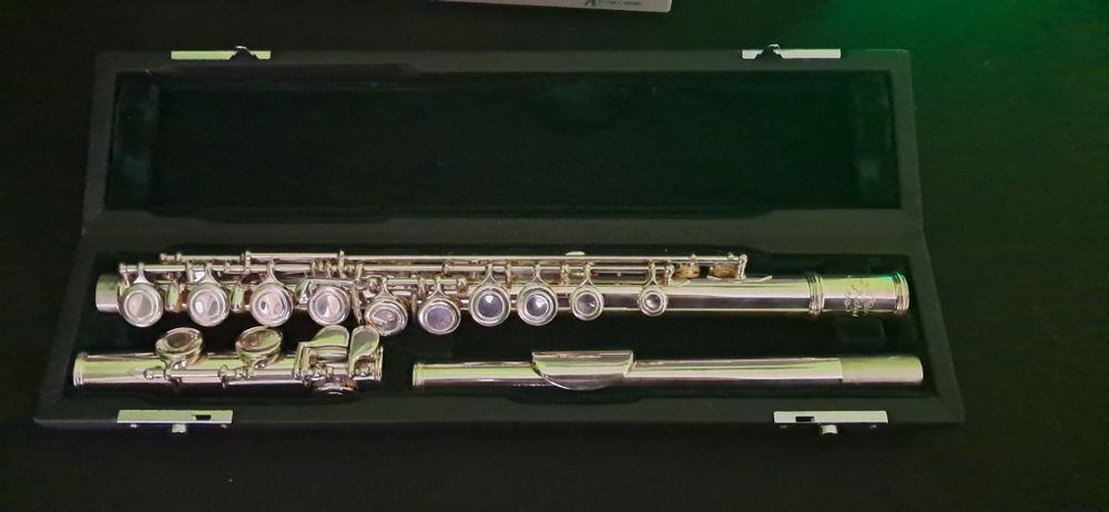 Flet poprzeczny prawie nowy