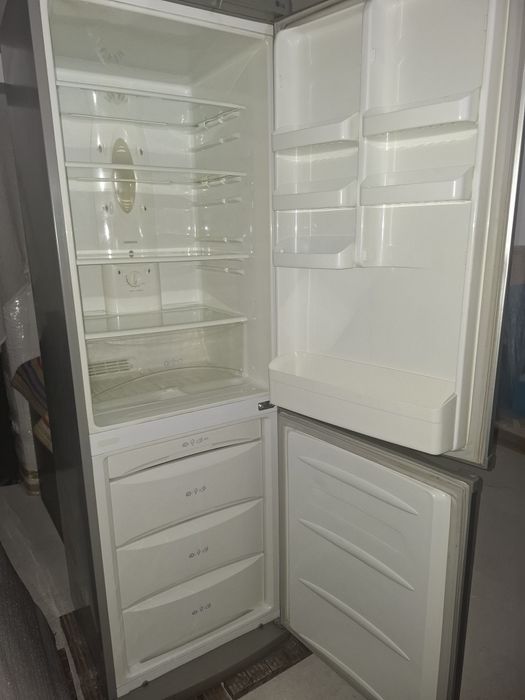 Frigorífico LG cinza