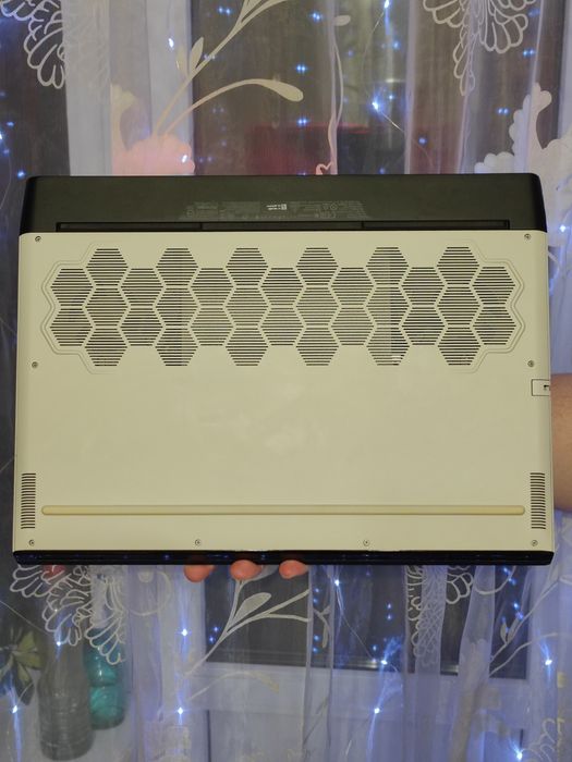 Alienware m17 r3 i7-10750h rtx2070 Super 16gb 1tb ssd