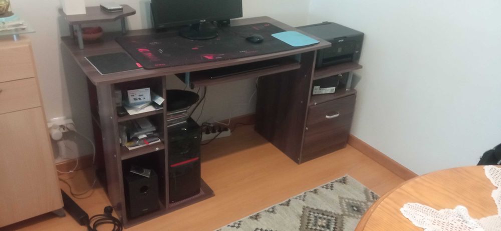 Secretária de Computador