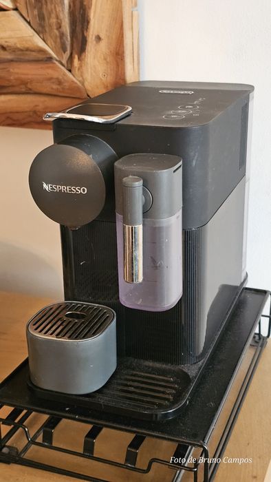 Máquina de café Latissima Delonghi Nespresso