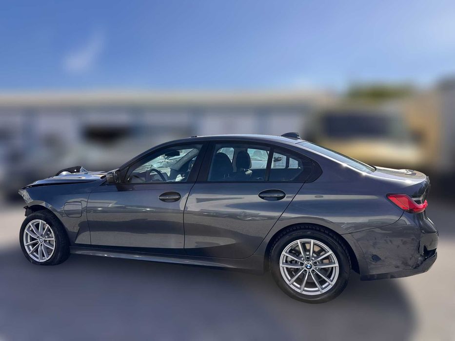 BMW 330 e Plug-in-Hybrid 292 cv  215 kW de 2019 Salvado