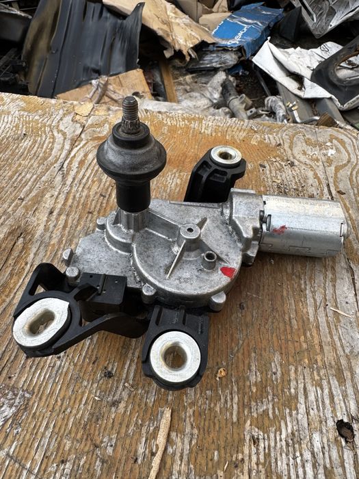 Моторчик дворника стеклоочистителя Volkswagen Golf 6