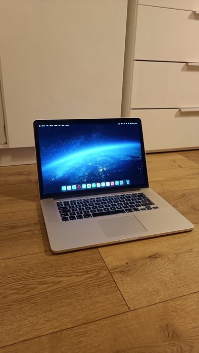MacBook Pro 2015 Intel core i7 16gb ram