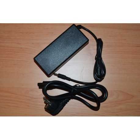 Carregador Toshiba 15V + Cabo