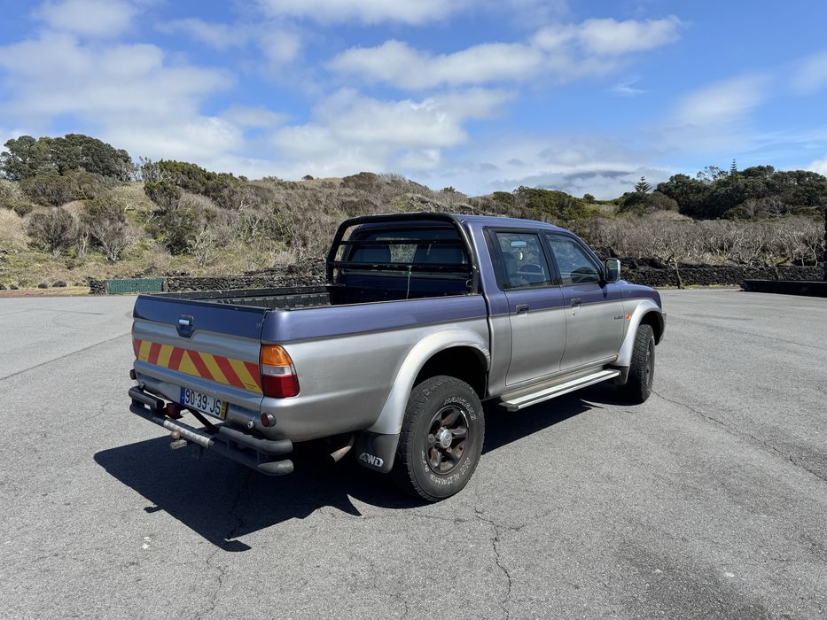 Mitsubishi L200 em bom estado