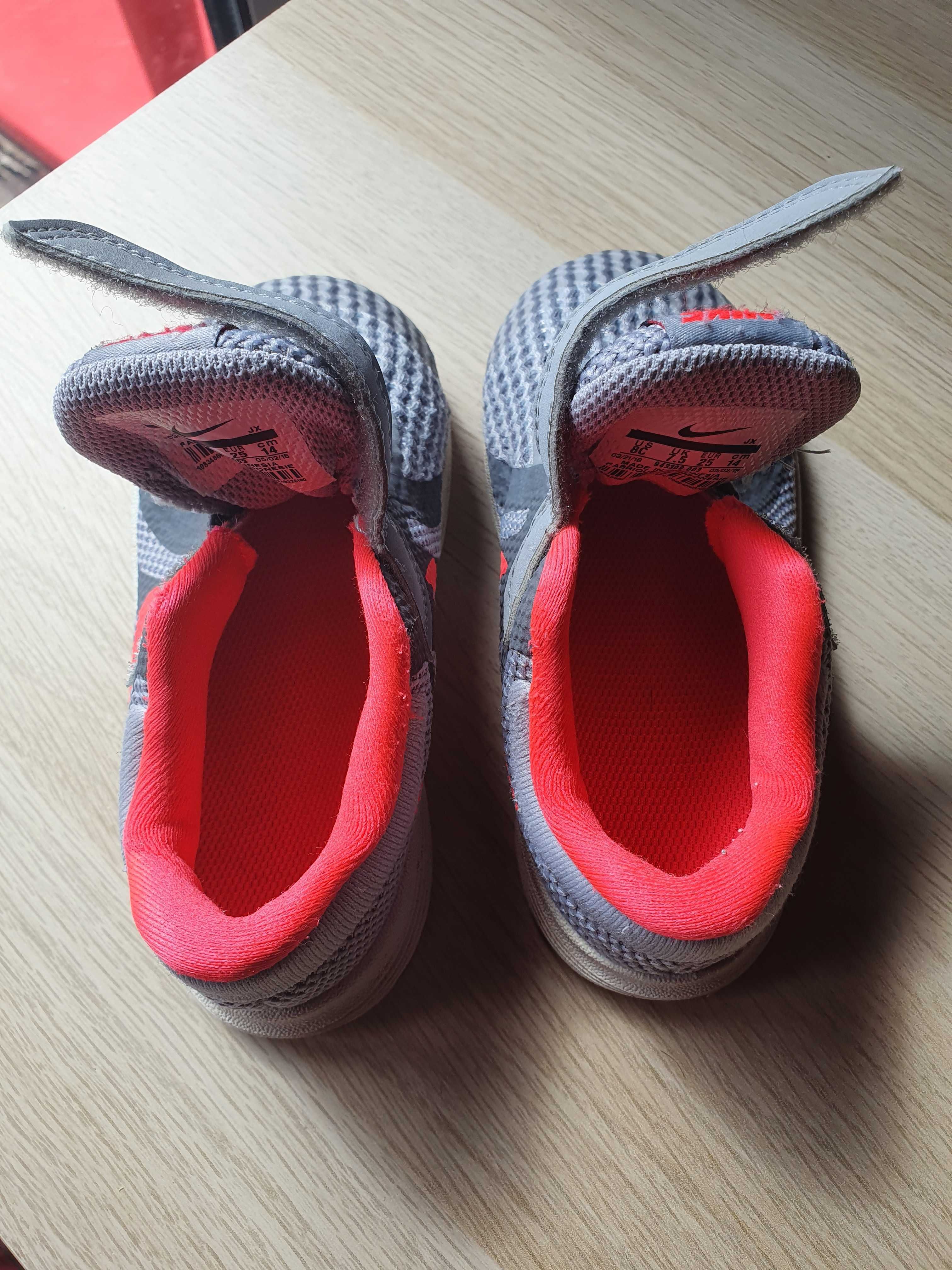 Nike revolution shop 4 25
