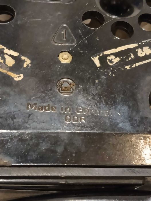 Stary  telefon RFT - bakelit