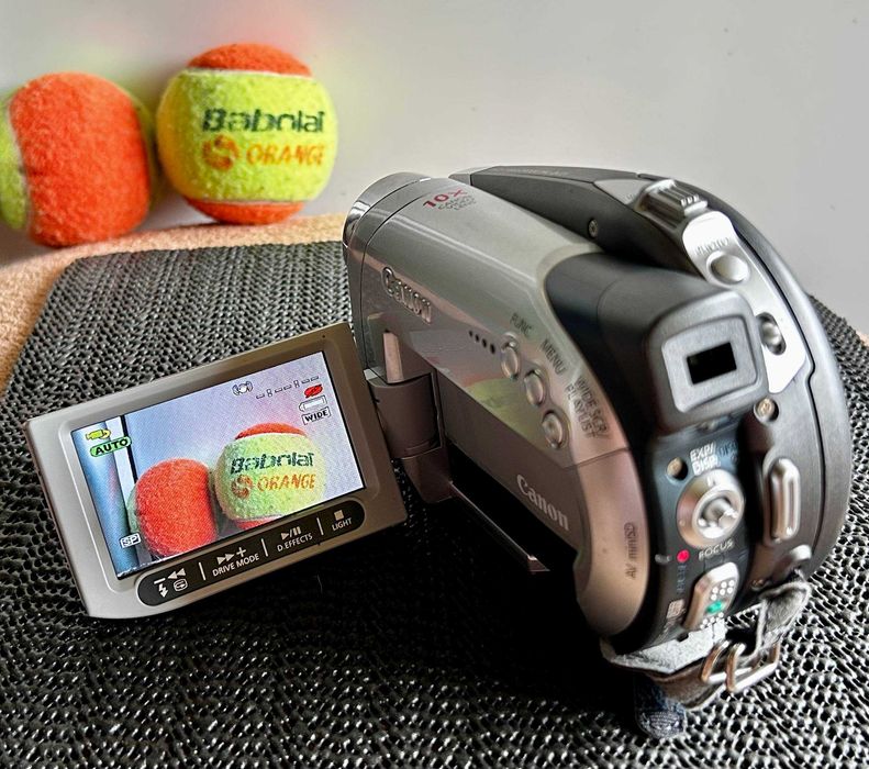 Видеокамера Canon DVD Camcorder PAL DC21