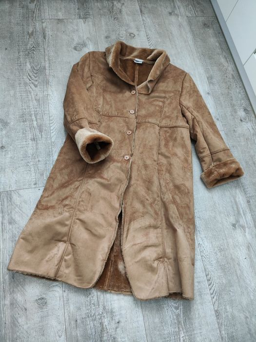 Lekki kożuch damski 42 XL Authentic dla wysokiej