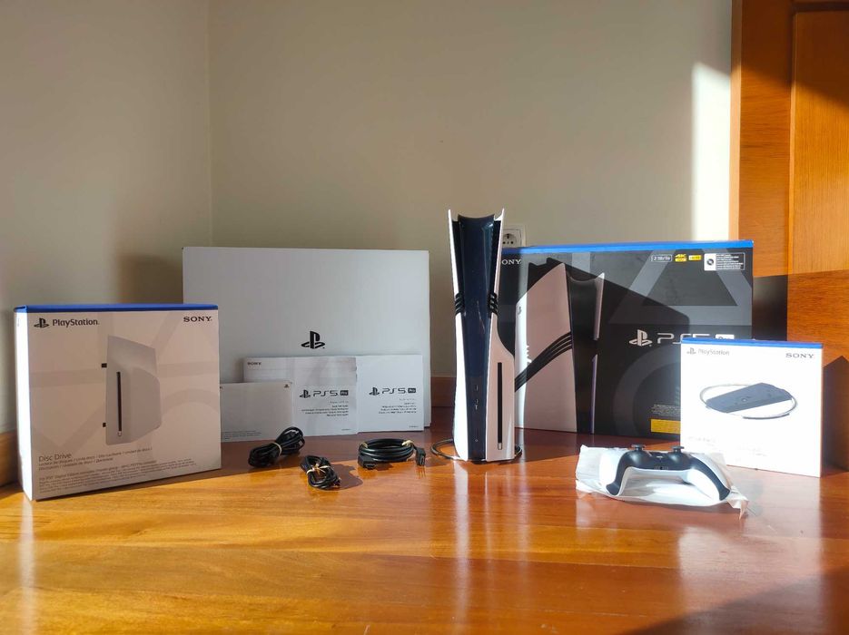 PS5 Pro com leitor de CDs em estado imaculado c\ garantia de 3 anos