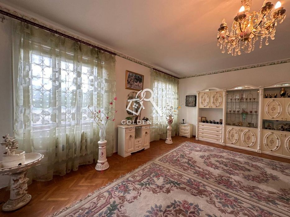 Продаж будинку з виходом до річки в Мар'янівці.