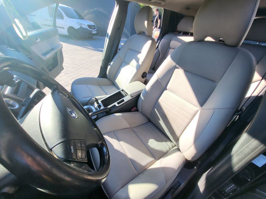 Автомобіль Volvo v50