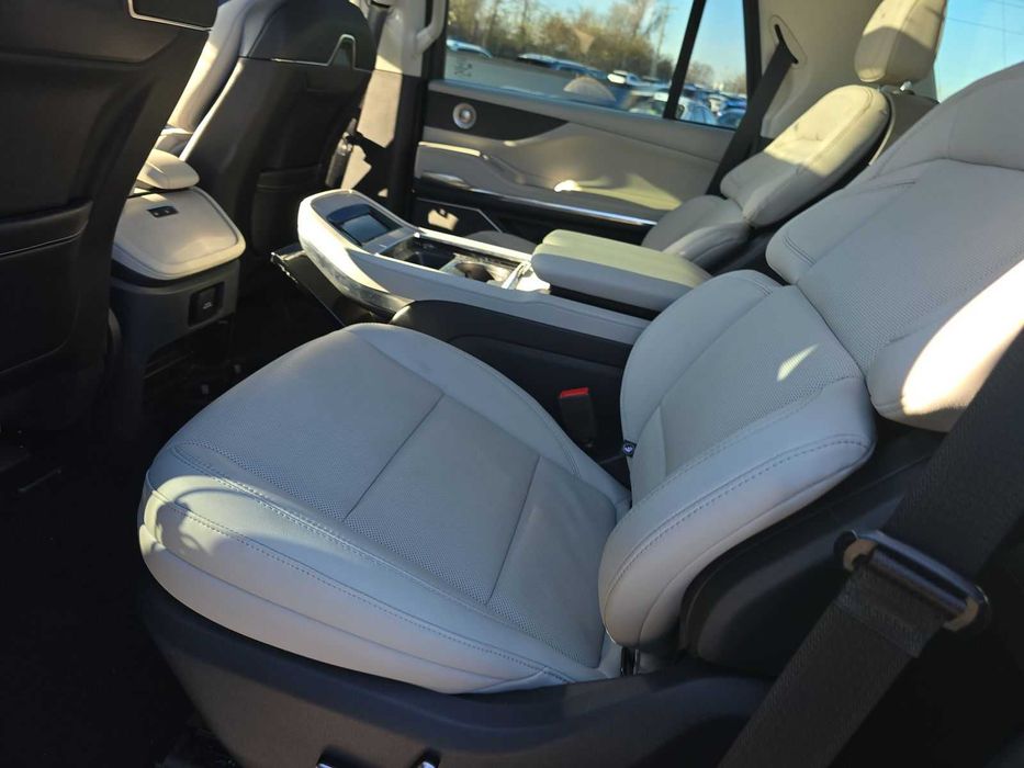 2025 Lincoln Navigator