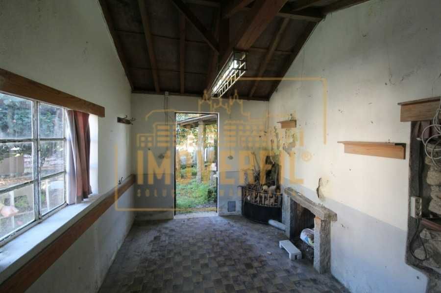 Moradia com Excelente Logradouro.