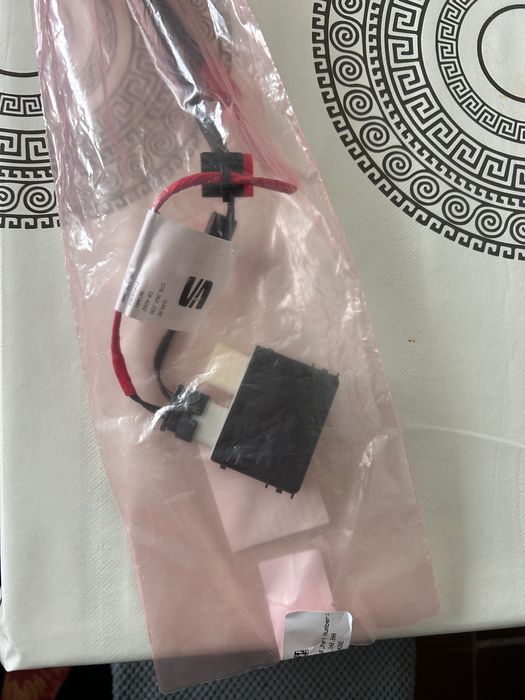 Модуль керування відкриття багажника