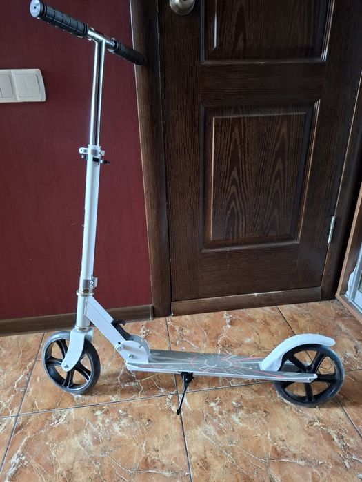 Продам новий самокат скутер