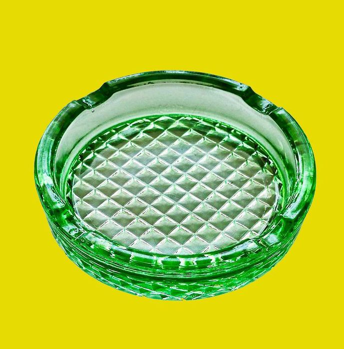 Пепельница гофрированное зеленое стекло декор дизайн