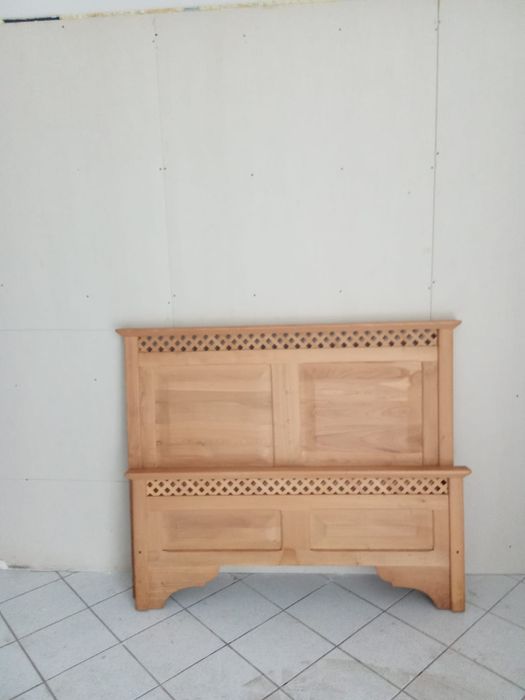 Moveis em madeira maciça de castanho