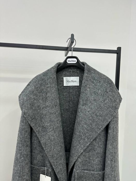 Пальто Max Mara сіре шерстяне