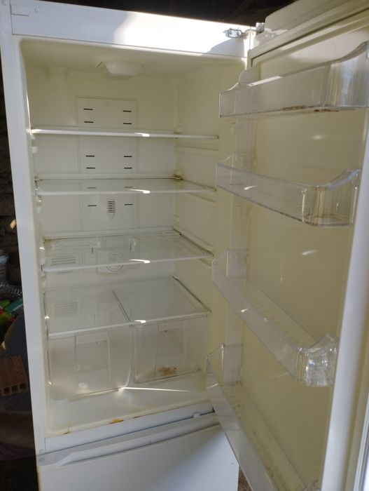 Frigorífico a funcionar perfeitamente