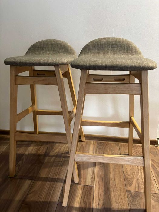 hokery drewniane do barku