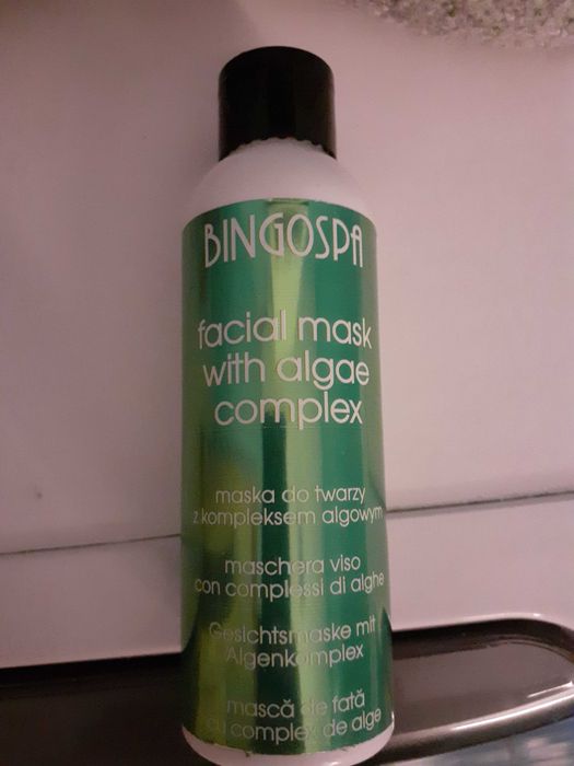 Maska do twarzy z kompleksem algowym