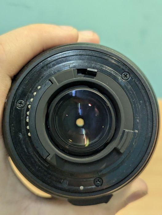 об'єктив nikon af-s 18-135 ed