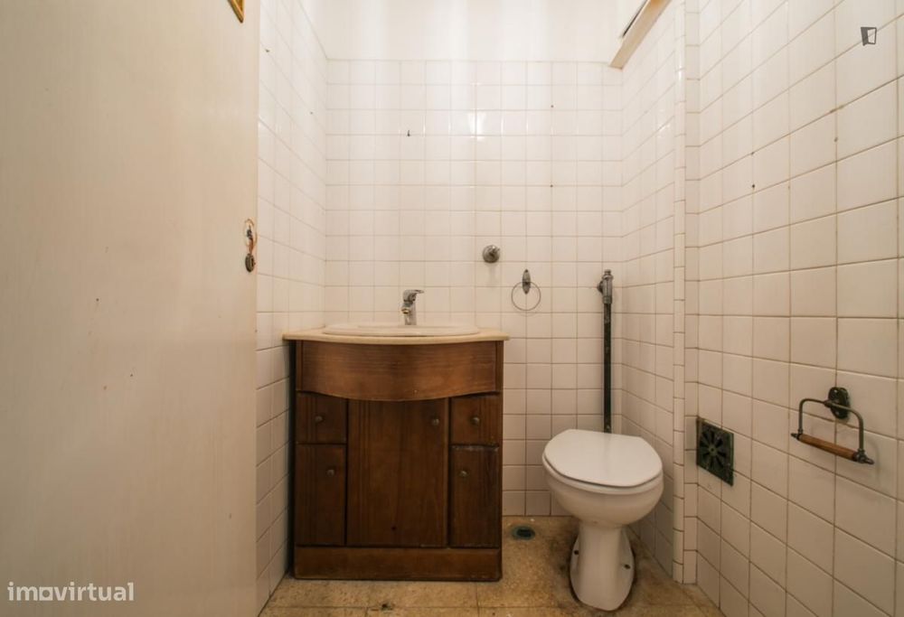 Quarto - localizado em Estrela Lisbon