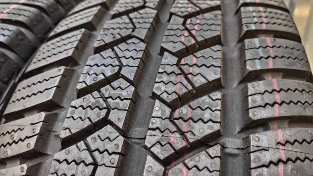 шини 215/65R16C Semperit. 10мм. Bridgestone резина зимова