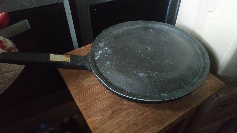 Сковородки и формочки разные