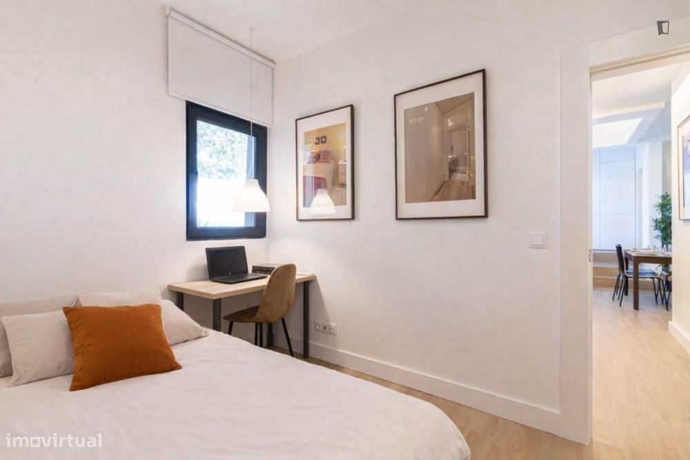 Quarto - localizado em Chelas Lisbon