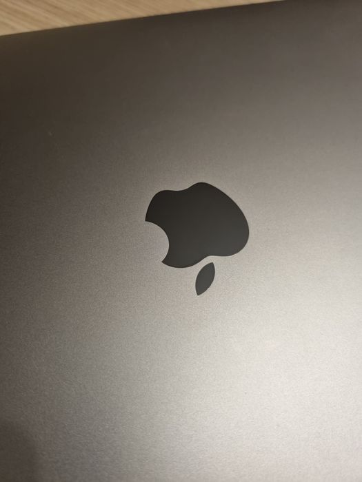 Macbook Pro Space Gray i9 32gb Radeon 5300M 4gb