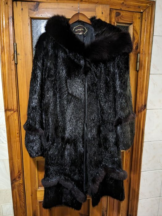 Шуба б/у мех нутрия