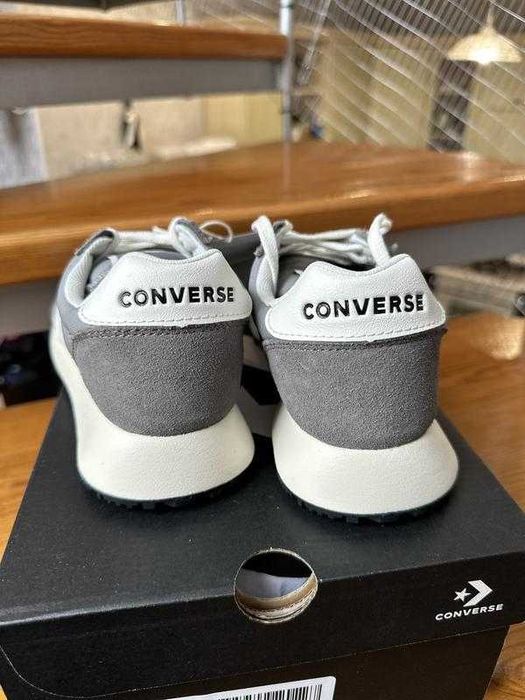 Сірі жіночі кросівки converse 35 р