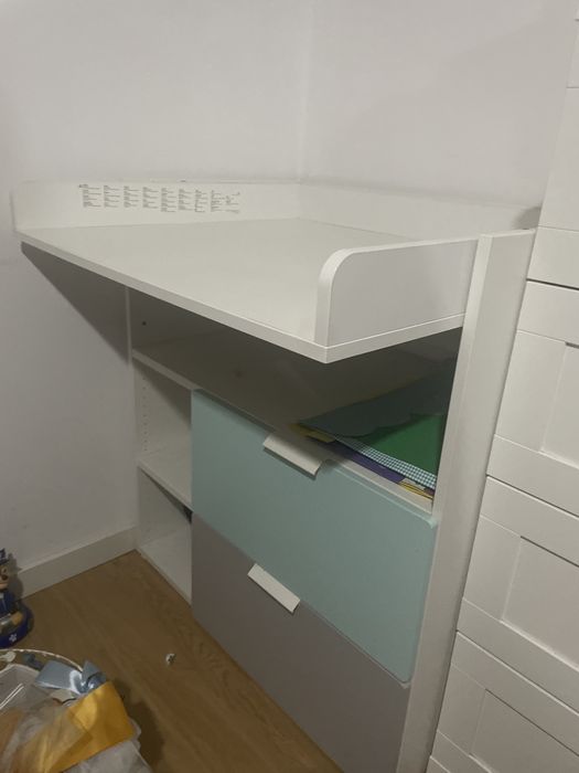 Fraldário/secretaria IKEA como novo